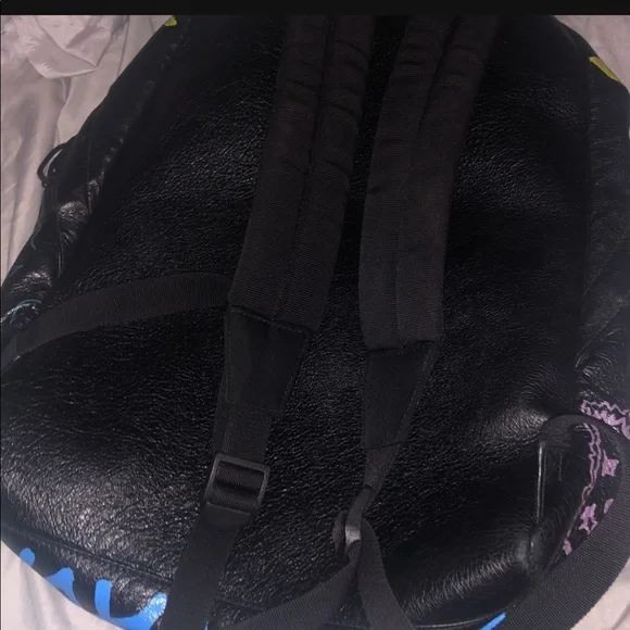 Backpack - Picture 2 of 4
